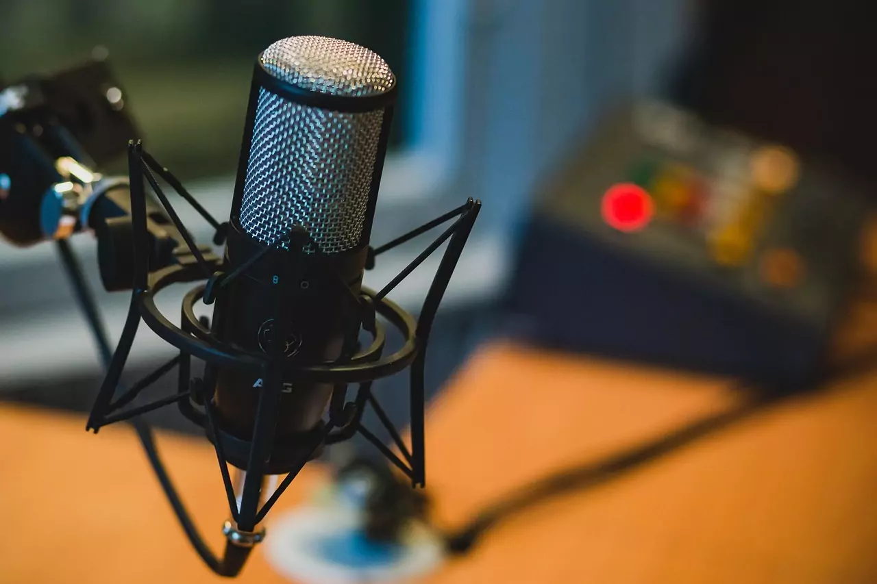 Podcast aufnehmen für Unternehmen in München So läuft eine Produktion im Tonstudio ab